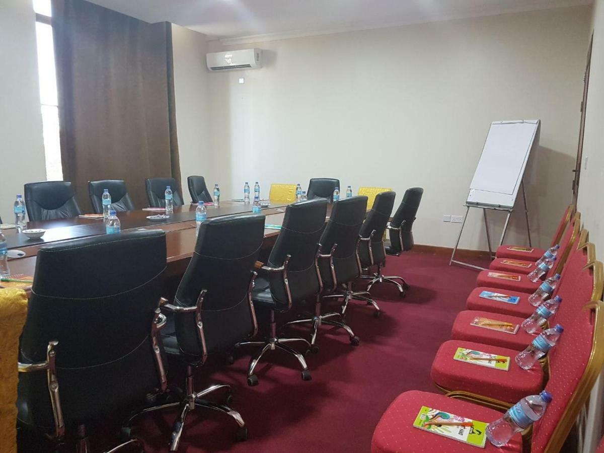 Nashera Hotel Dodoma エクステリア 写真